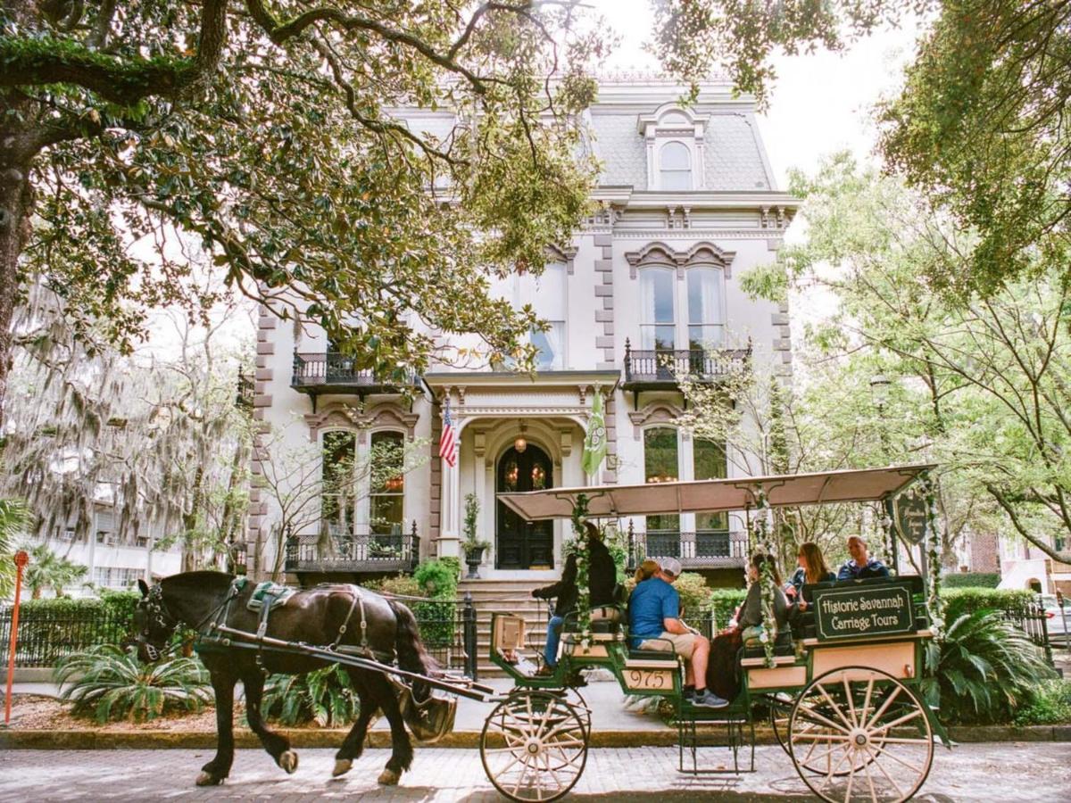 Southern Charmer-Historic District Downtown-Front Porch-Walk Score 90!!-Private Parking-1 Minute To Forsyth Park Savannah Extérieur photo