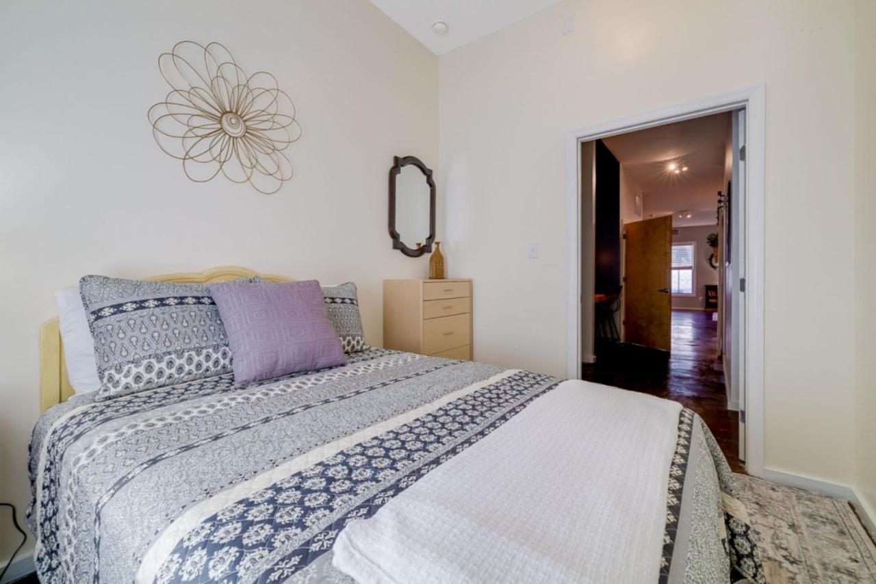 Southern Charmer-Historic District Downtown-Front Porch-Walk Score 90!!-Private Parking-1 Minute To Forsyth Park Savannah Extérieur photo
