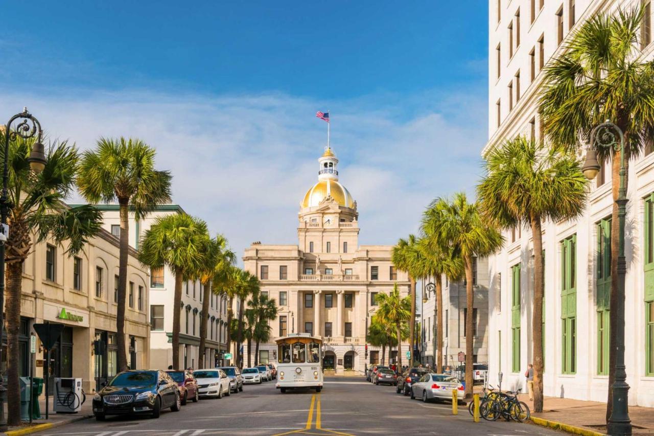 Southern Charmer-Historic District Downtown-Front Porch-Walk Score 90!!-Private Parking-1 Minute To Forsyth Park Savannah Extérieur photo
