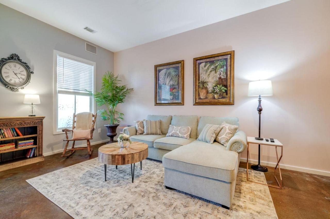 Southern Charmer-Historic District Downtown-Front Porch-Walk Score 90!!-Private Parking-1 Minute To Forsyth Park Savannah Extérieur photo