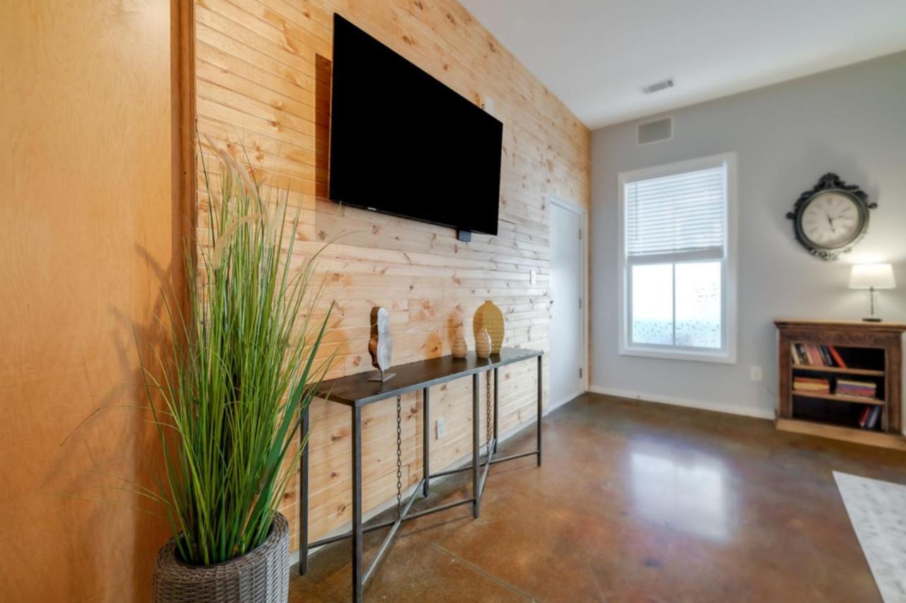 Southern Charmer-Historic District Downtown-Front Porch-Walk Score 90!!-Private Parking-1 Minute To Forsyth Park Savannah Extérieur photo