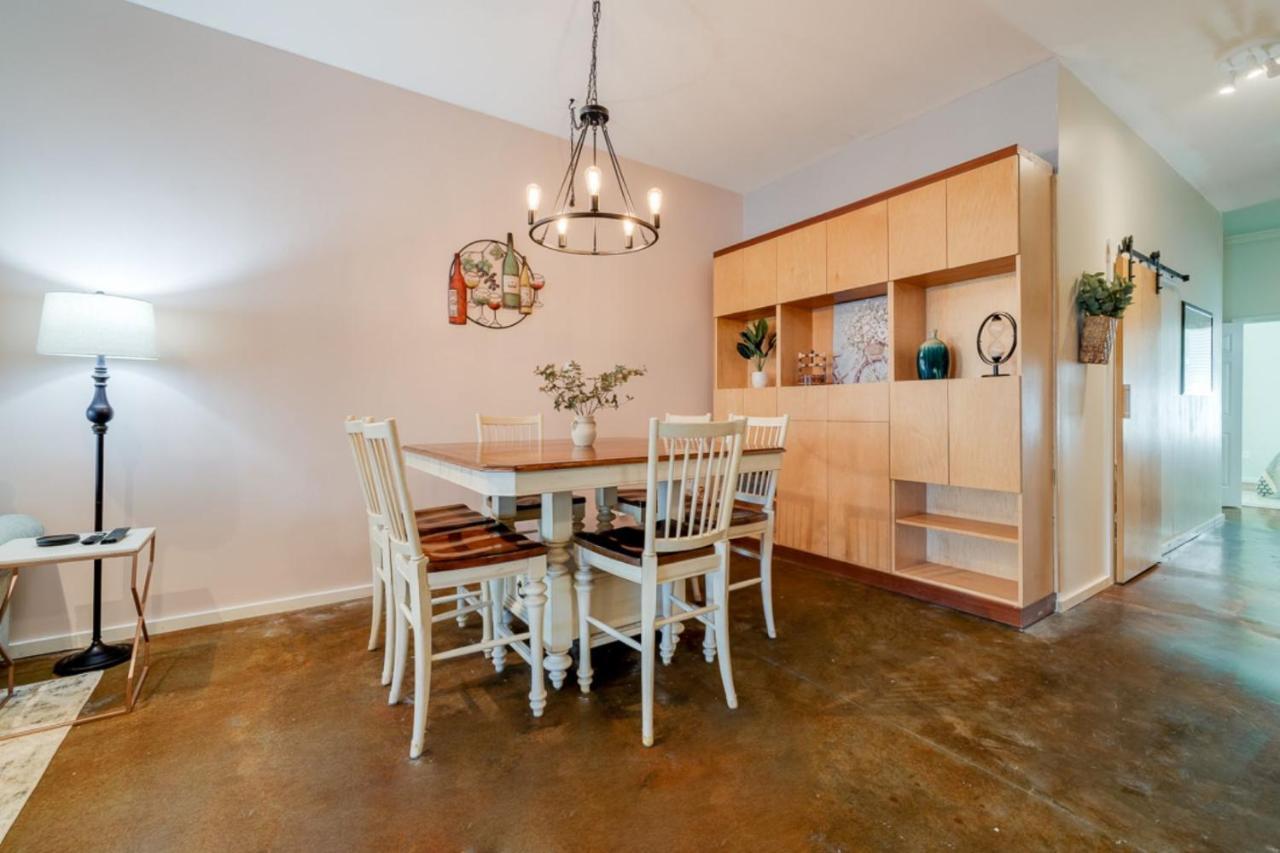 Southern Charmer-Historic District Downtown-Front Porch-Walk Score 90!!-Private Parking-1 Minute To Forsyth Park Savannah Extérieur photo